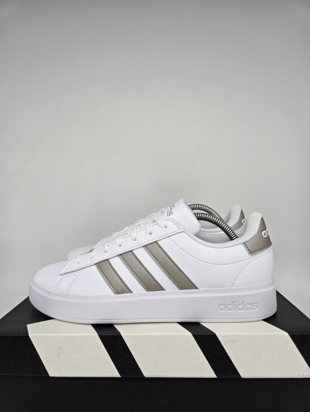 adidas Women's Grand Court GW9215 White Platinum Metallic Tennis Shoes Size 9.5